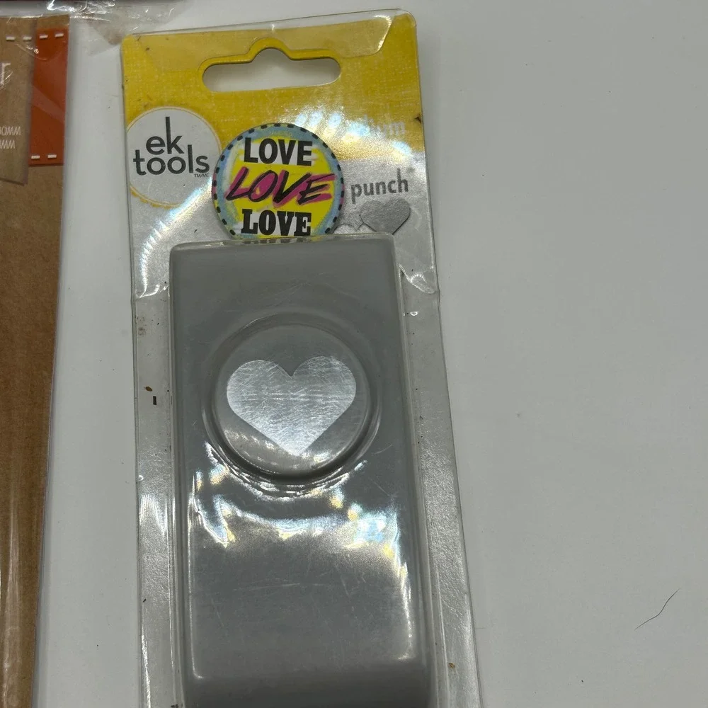 Sheena‎ Douglass Metal Dies Leonie Pujol Embossing Folder & EK Tools Heart Punch